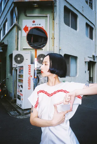 レタッチ作業：色調補正